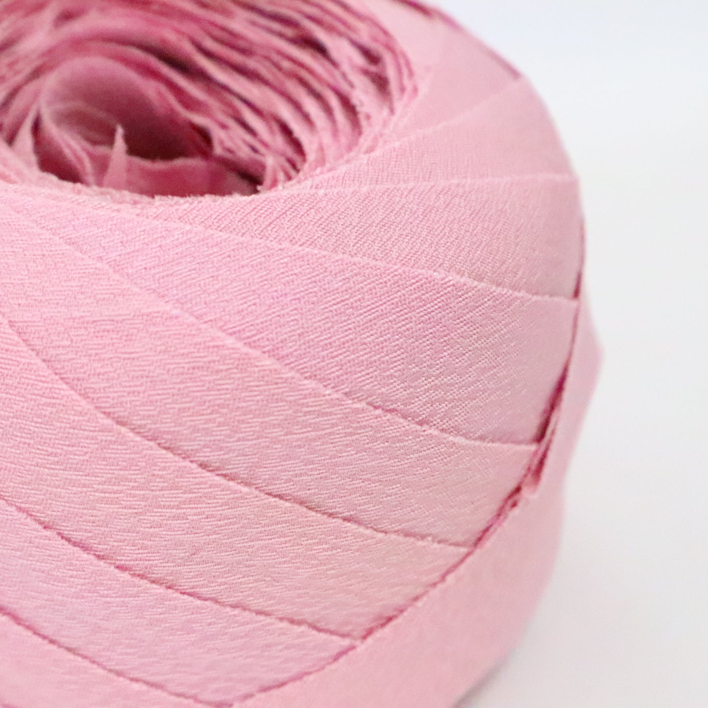 <Scheduled to be uploaded in November> Light red mauve (bluish pink) plain crepe (Y02306014)