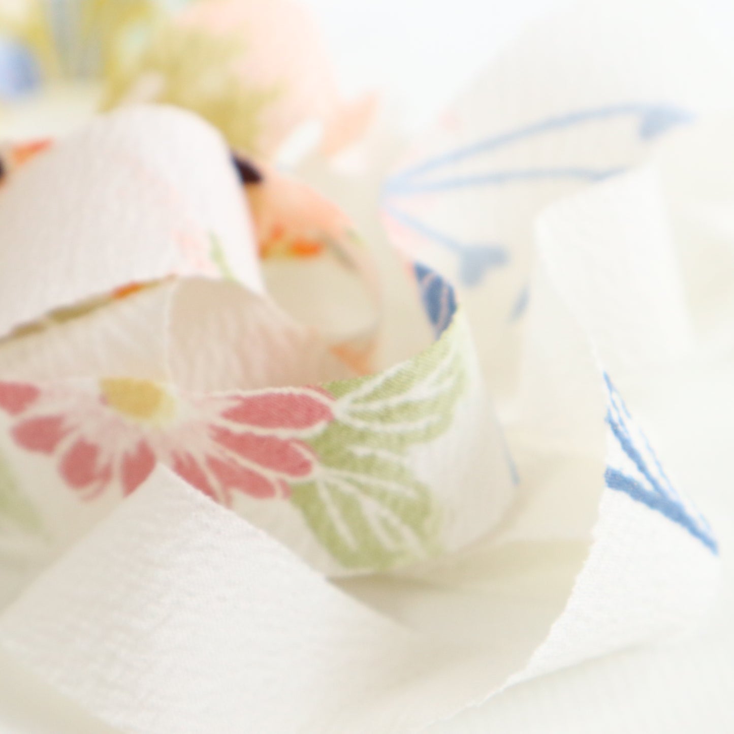 白地に花模様・化繊(Y02606005)