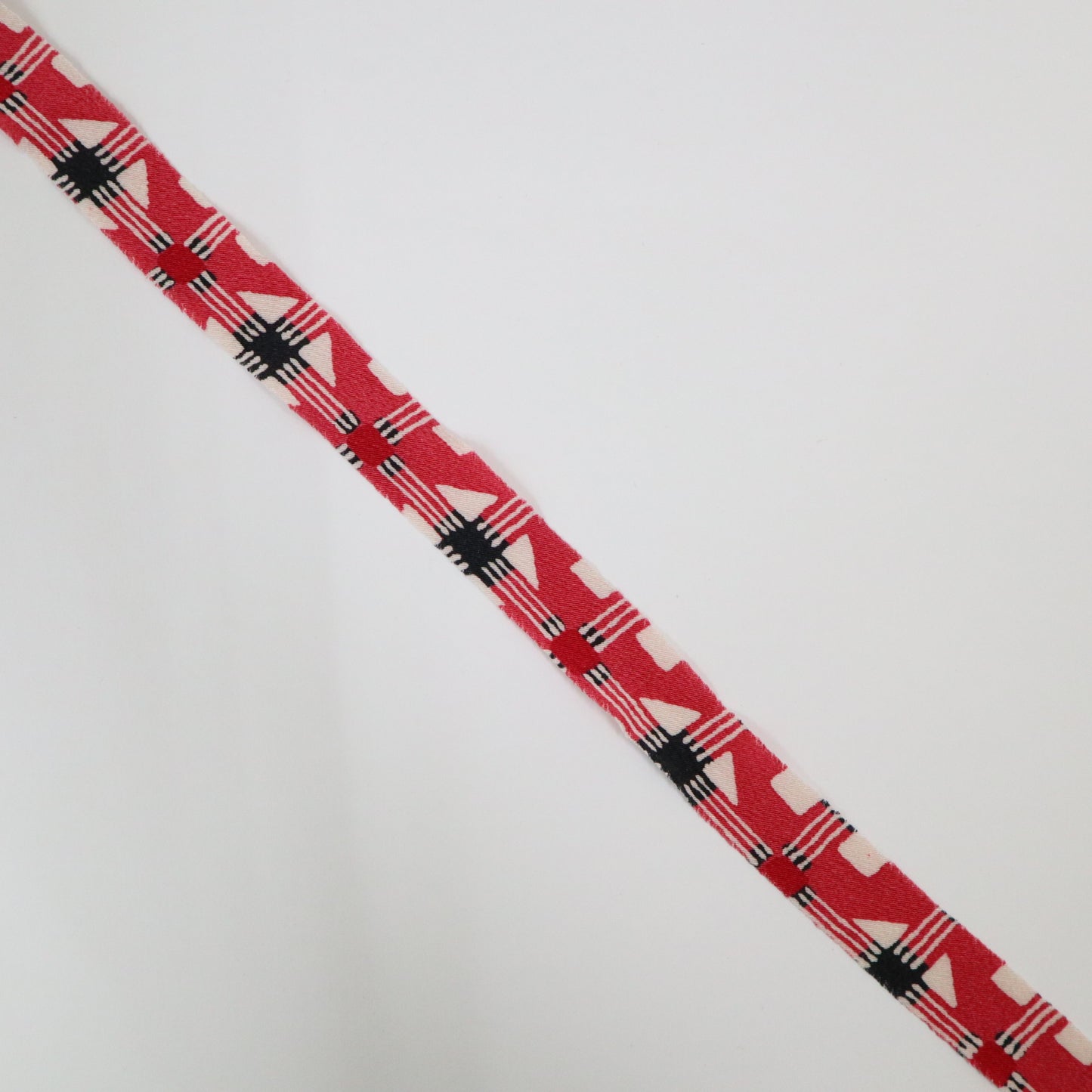 Rose-colored checkered pattern crepe (Y02409005)
