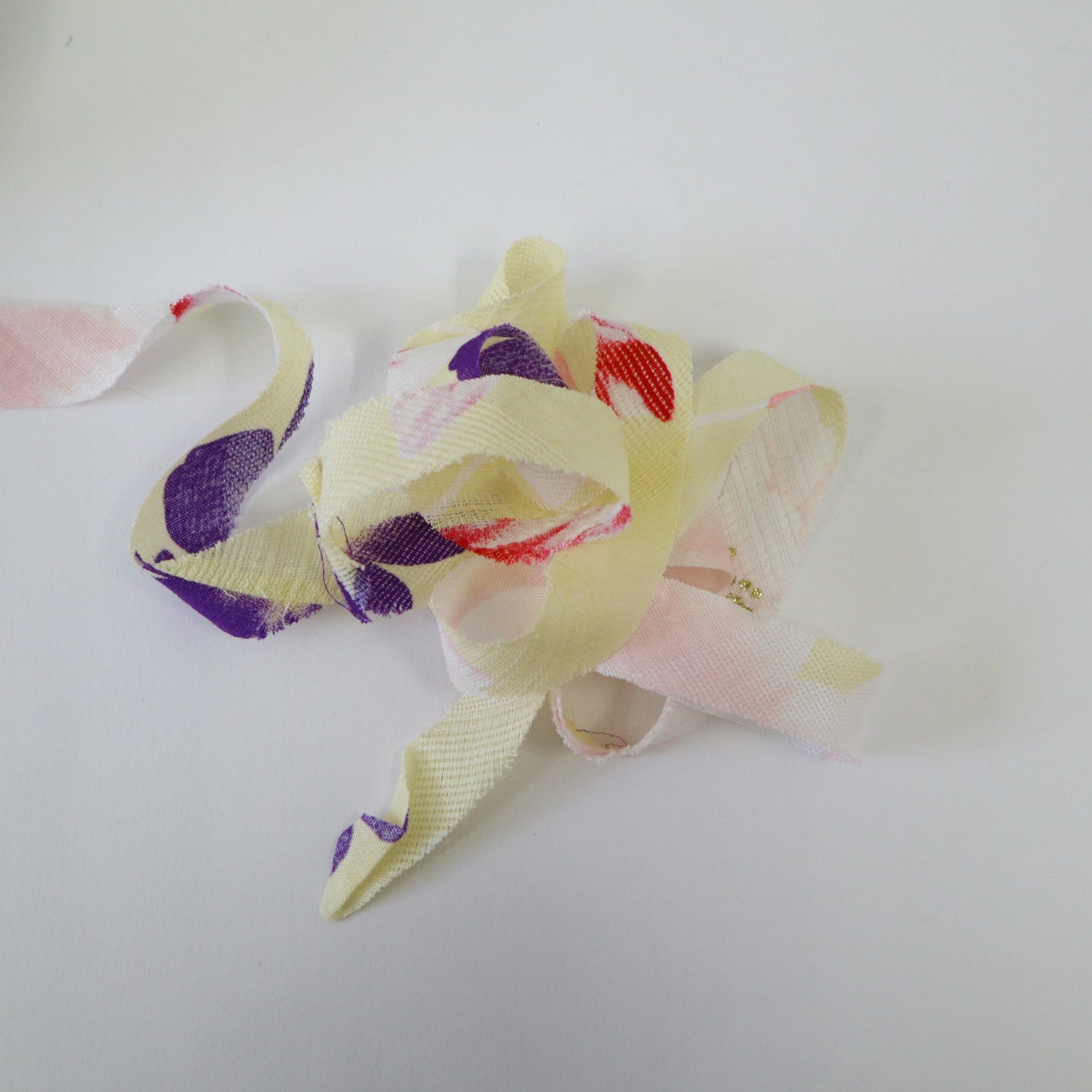 卵色に紫白紅色の花柄 浴衣(Y02103027)