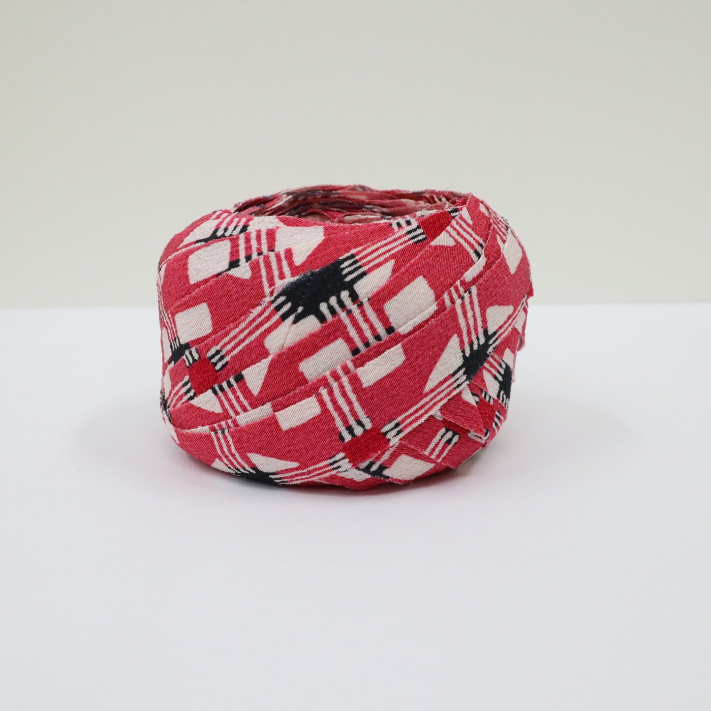 Rose-colored checkered pattern crepe (Y02409005)