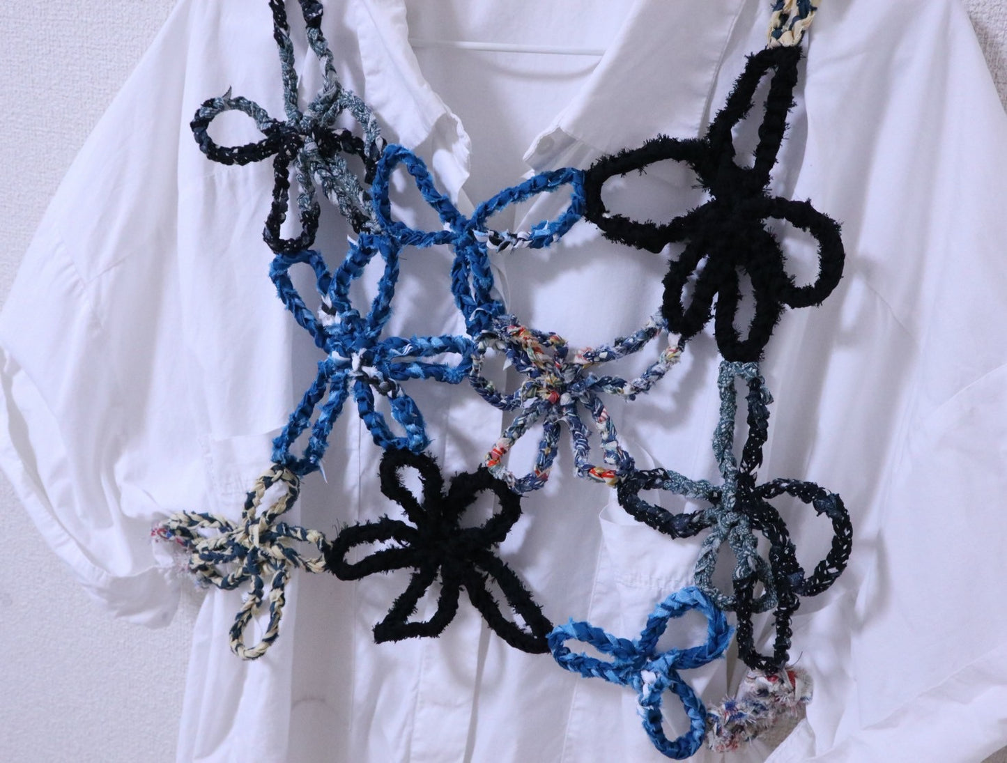【キット】ざっくり着るショート丈のお花モチーフビスチェ Blue×Black