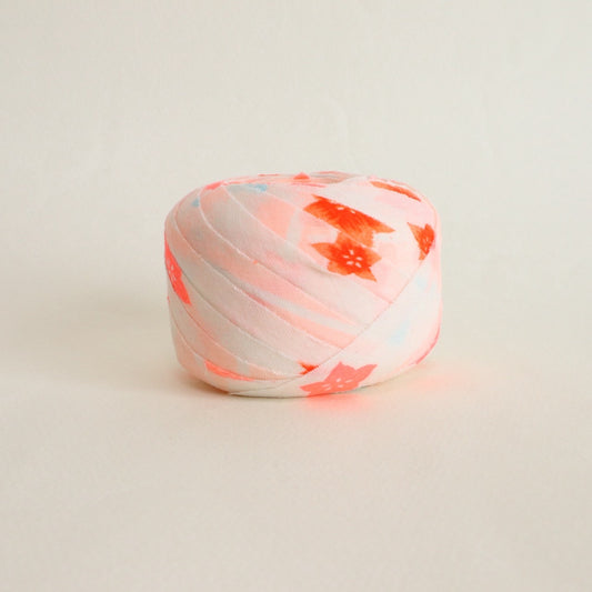 【残りわずか】白にカラフルな桔梗柄・モスリン(Y02512002)