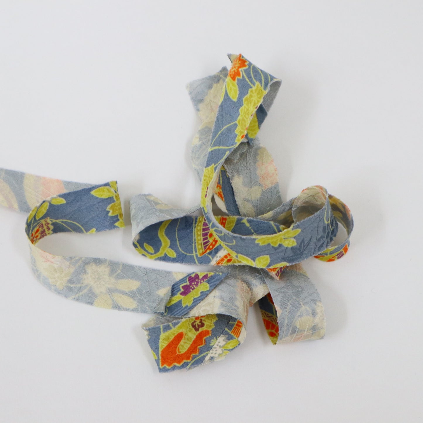 Gray blue fan (Y02410011)