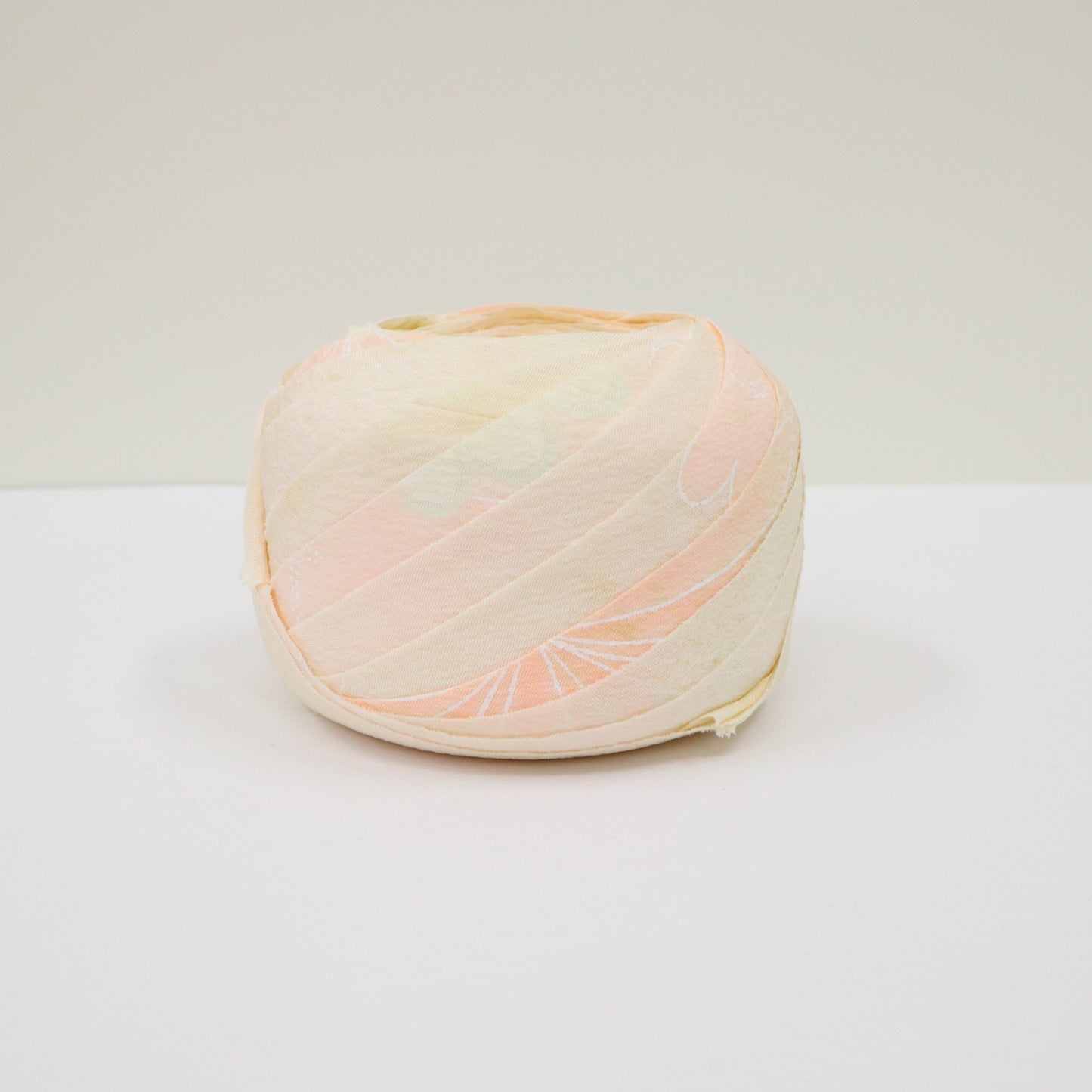Light pink to cherry blossom gradient floral pattern, synthetic fabric (Y02409010)