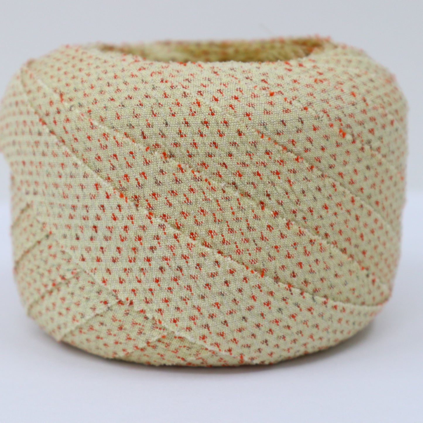 Egg-colored and orange mosquito-inspired tsumugi (Y02401021)