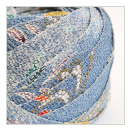 Indigo with floral pattern and crepe (Y02203007)