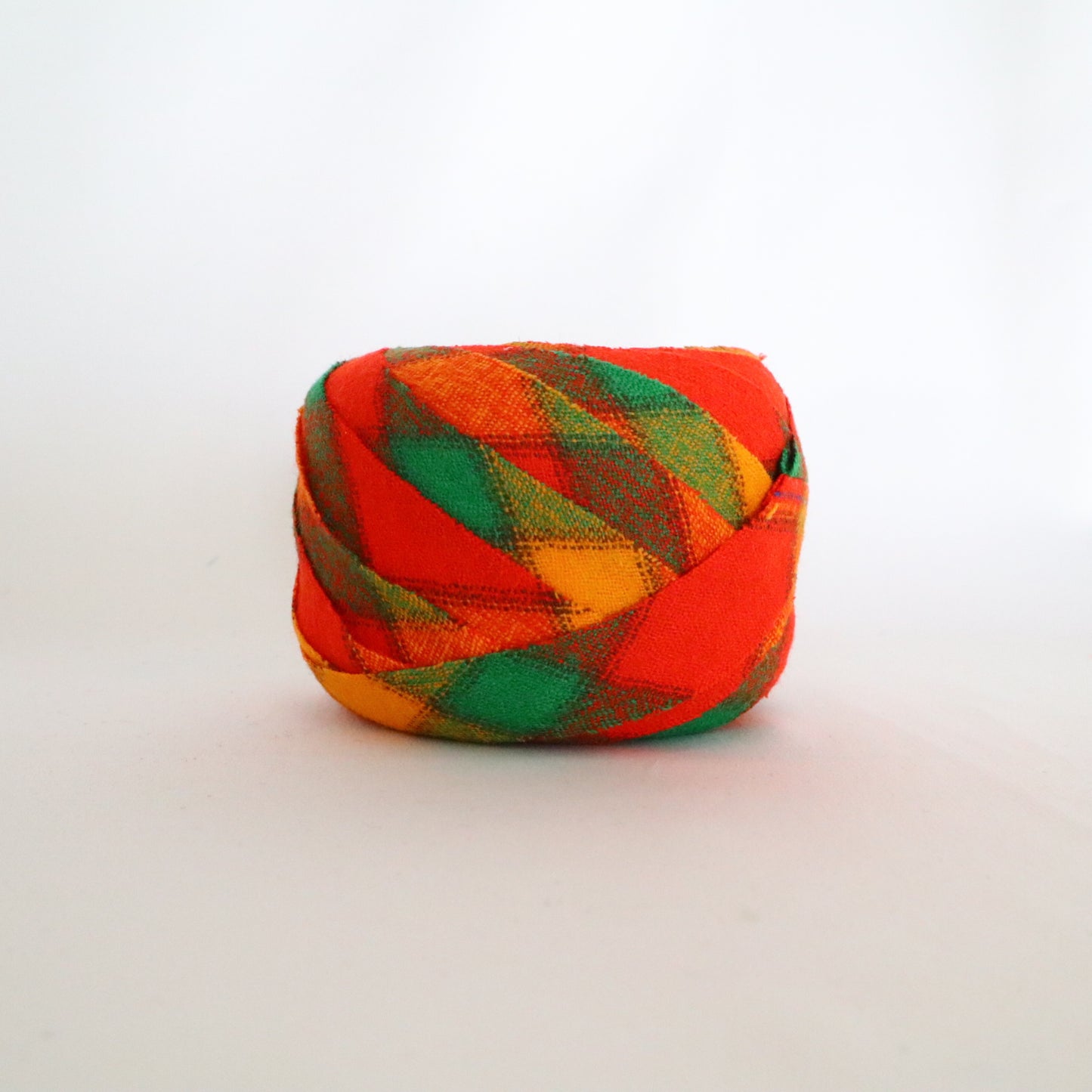 Red, green, and orange checkered pattern, wool (Y02211010)