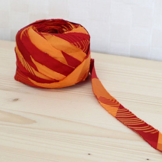 Red and orange striped pattern (YY00000579)