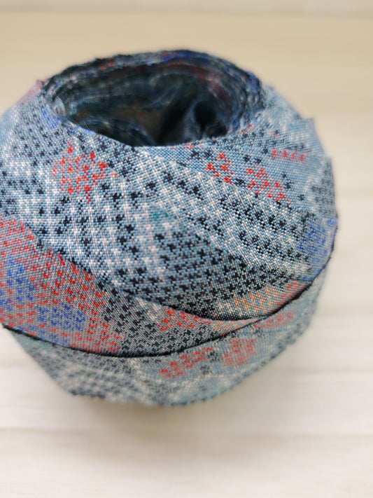 bluish gray with pink, red, and blue patterns (YY00005005)