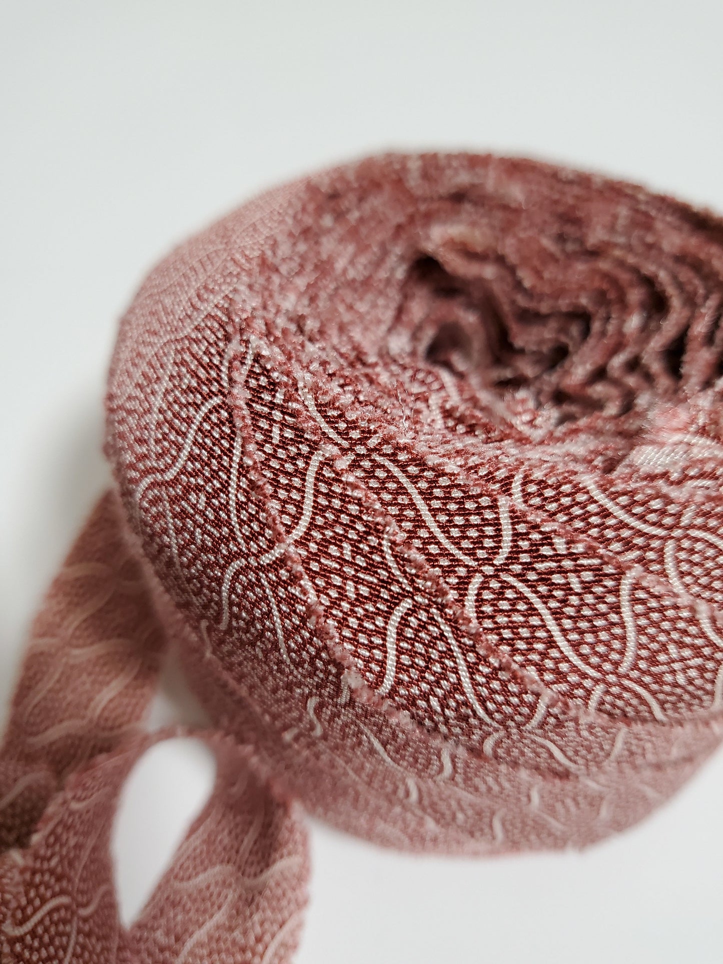 Mesh pattern in red (YY00010112)