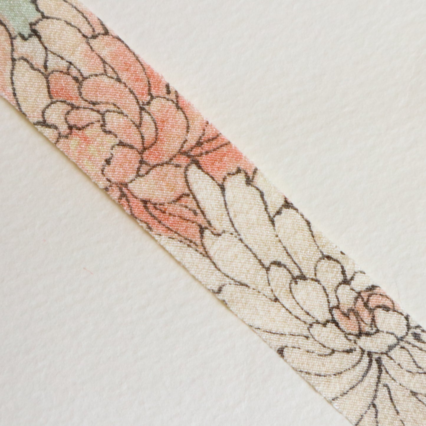 薄い水色にピンク・青・白の花柄・縮緬（Y02509002）