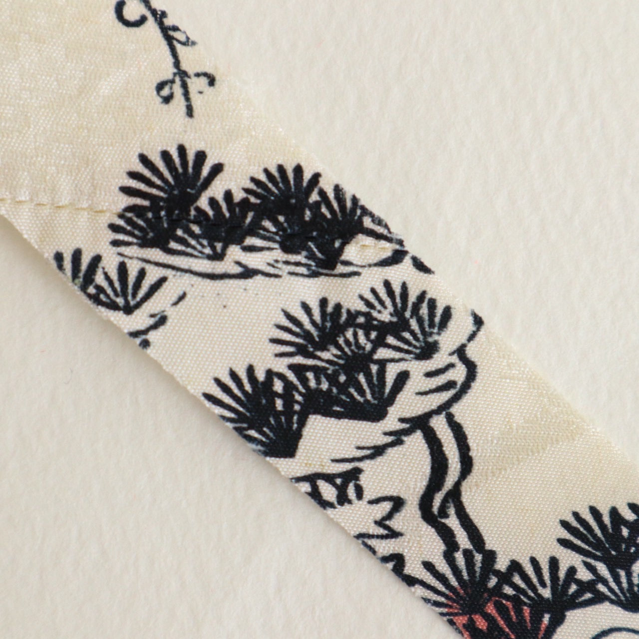 白地に屋敷に花柄(Y02512003）