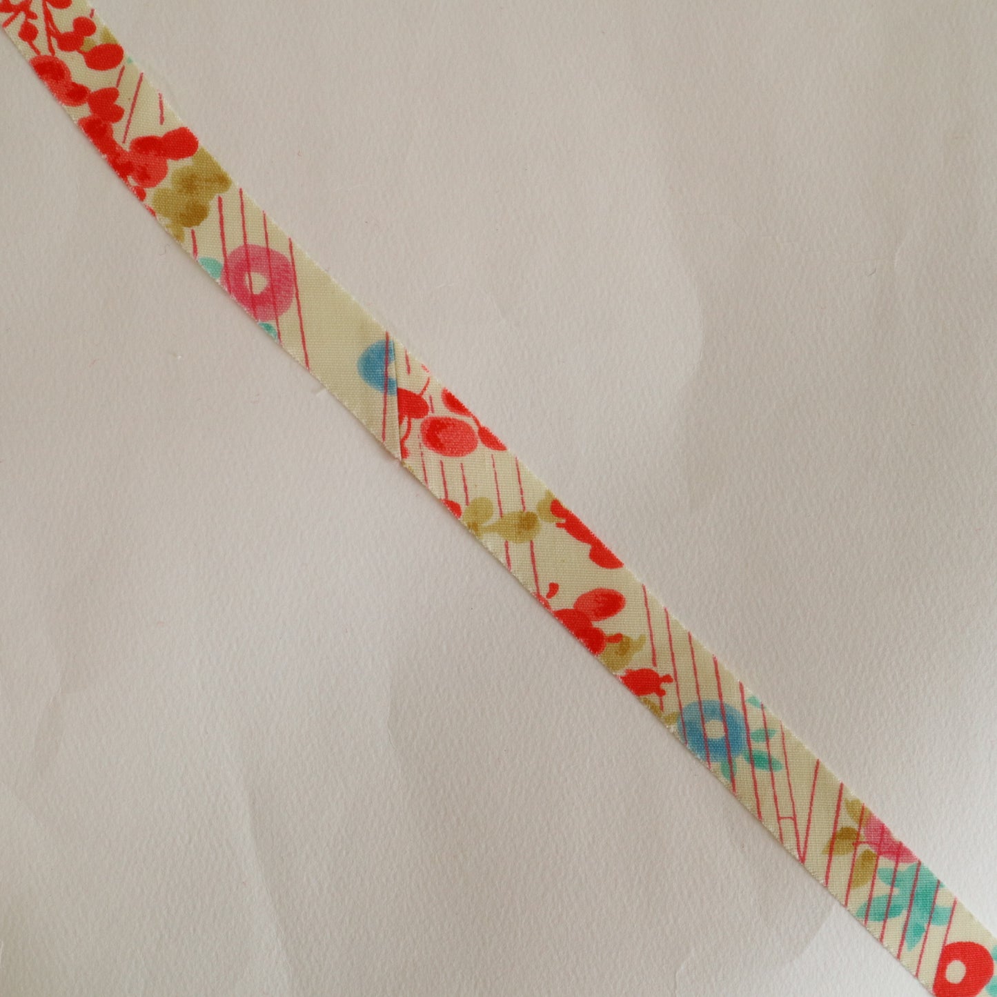 Egg-colored colorful woven fabric (Y02601012)