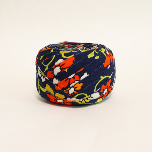 紺色にカラフルなレトロ花柄(Y02605005）