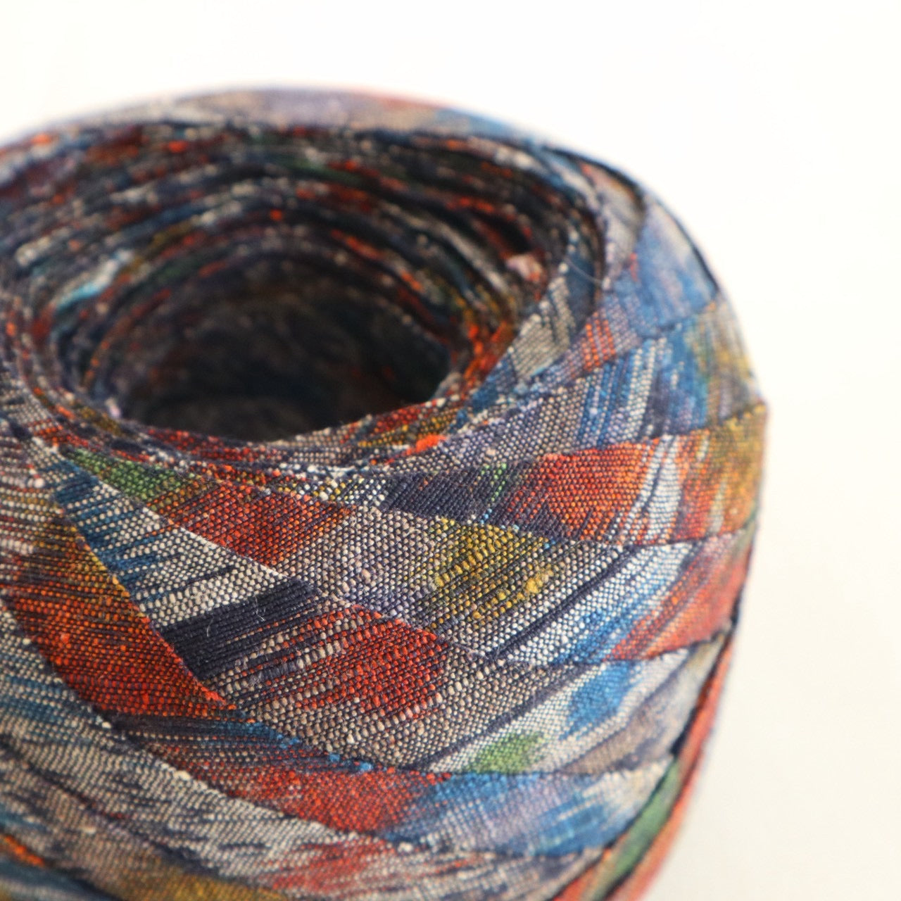 灰色に抽象絣柄・紬(Y02512005）