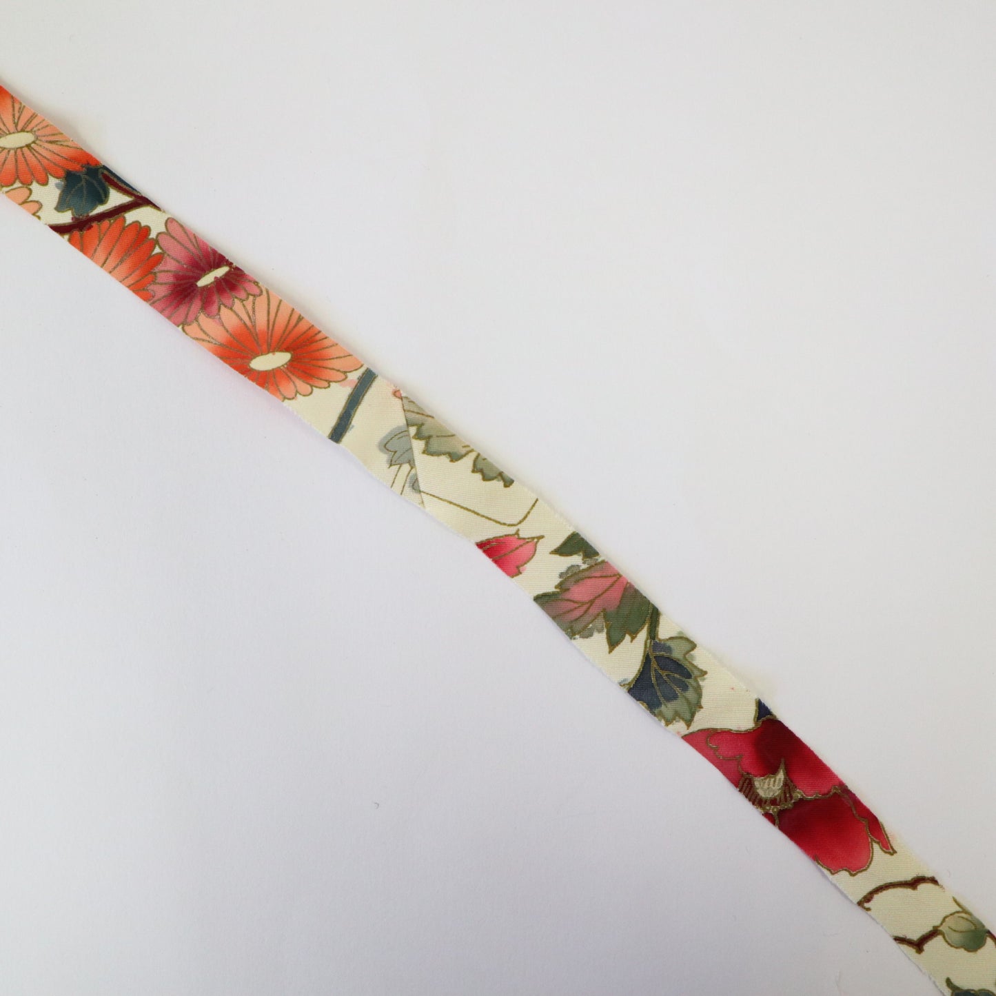 [Restock] White Colorful Floral Pattern - Yuzen (Y02205013)
