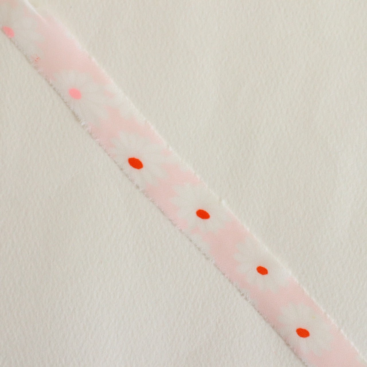 ピンクに花柄・化繊(Y02512006）