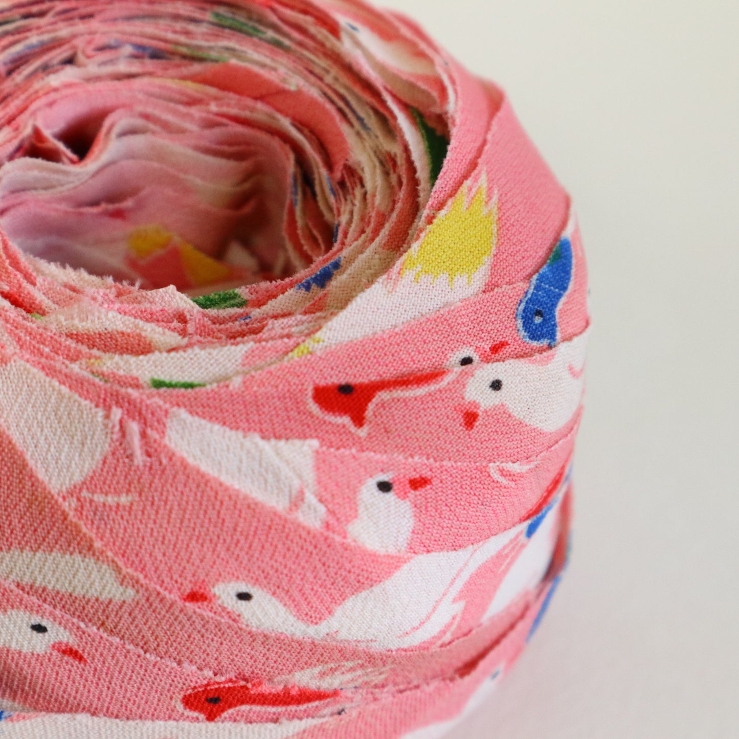 Pink children's kimono with colorful bird pattern (Y02507002)