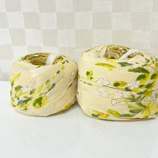 Frill bag yarn set (light yellow with wild flower pattern)